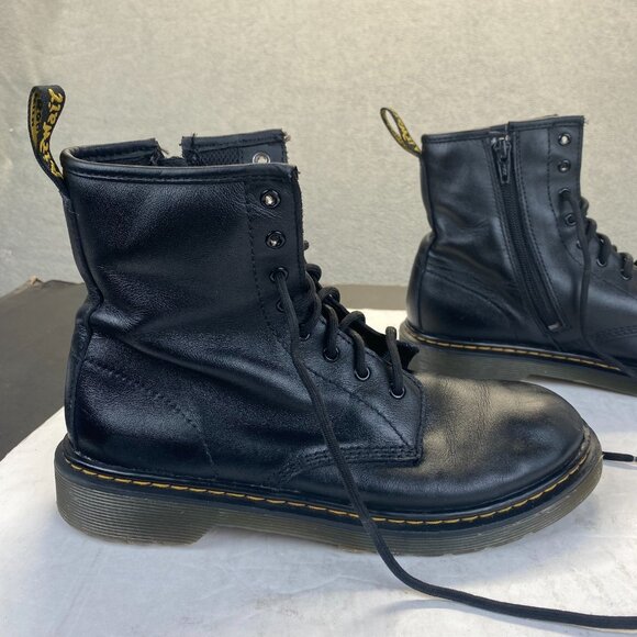 Dr. Martens Mens‎ Short Boots Black Leather Stitch Hole Size US 5 /EUR 37 main image 8